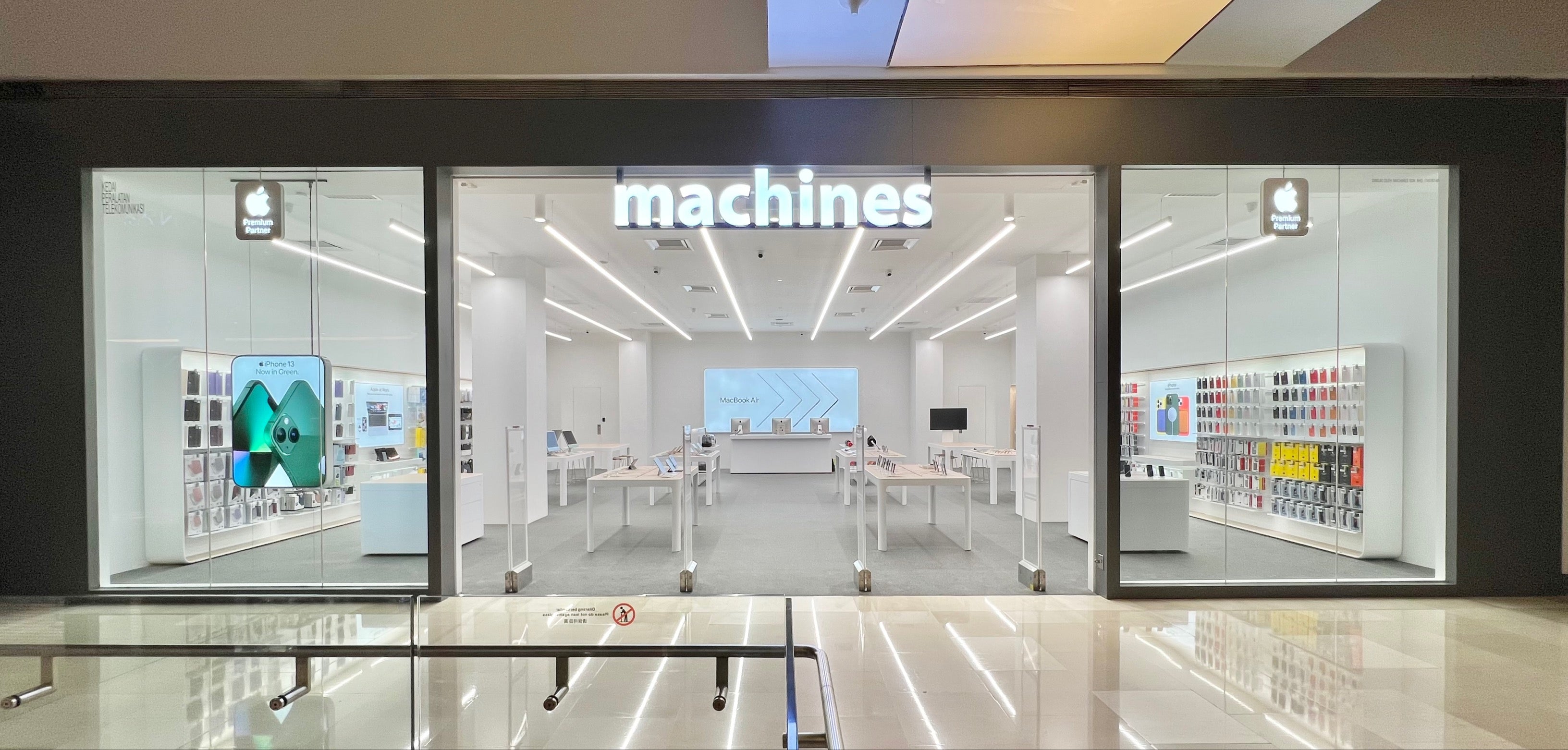 Machines launches first Apple Premium Partner Store in South East Asia