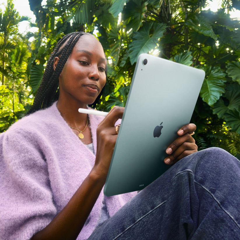 iPad_Air_13-in_M4_WiFi_Space_Gray_PDP_Image_Position_8__MY-EN