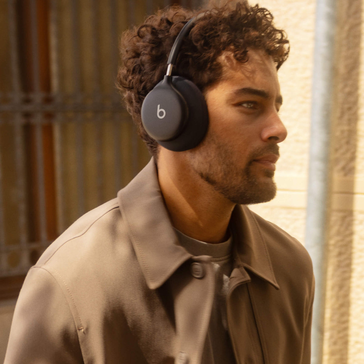 Beats 360 Over-Ear Headphones - Black with Black Performance Knit Cushions