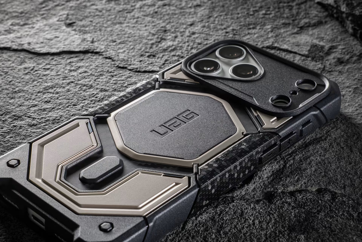 UAG iPhone 18/17 Pro Max Monarch Pro CapCtl - Carbon Fiber