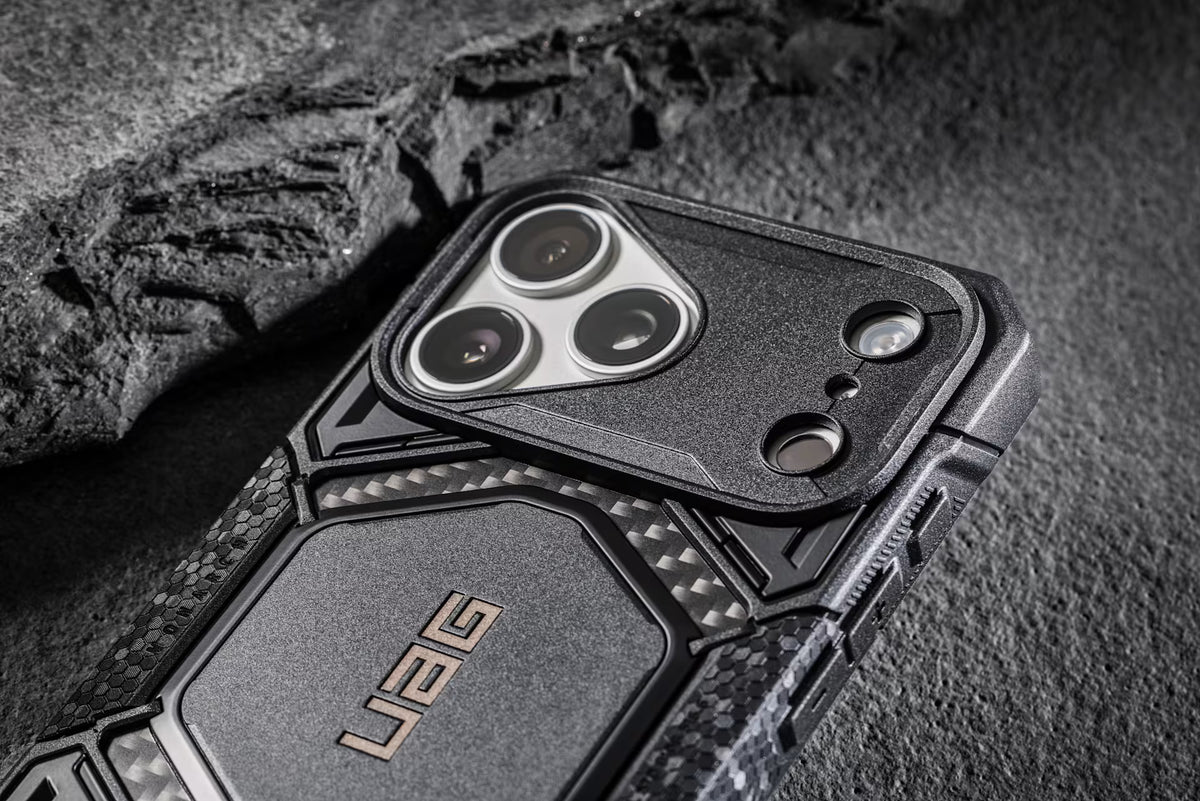 UAG iPhone 18/17 Pro Max Monarch Pro CapCtl - Carbon Fiber